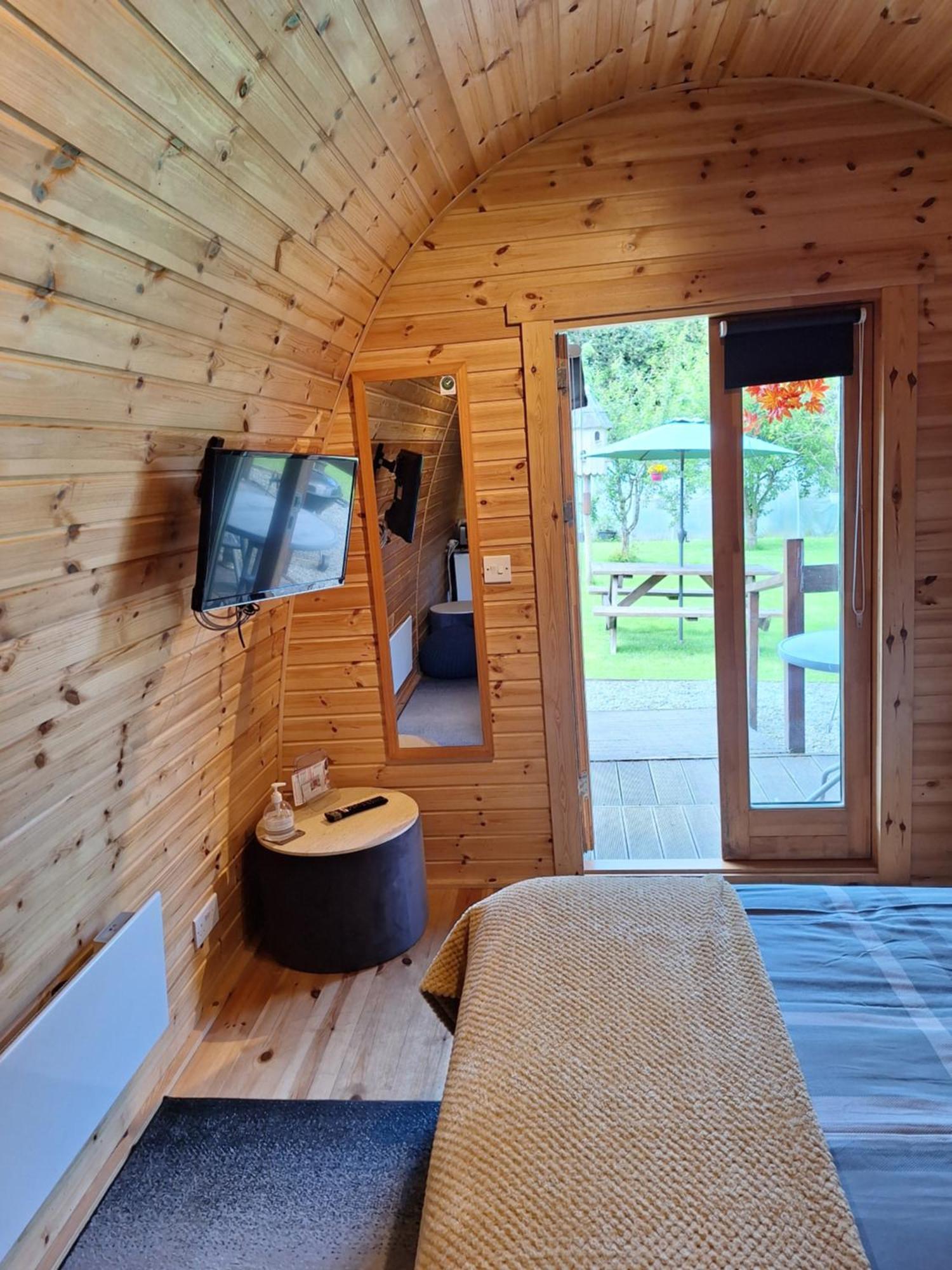 Log Cabin Kells  Εξωτερικό φωτογραφία
